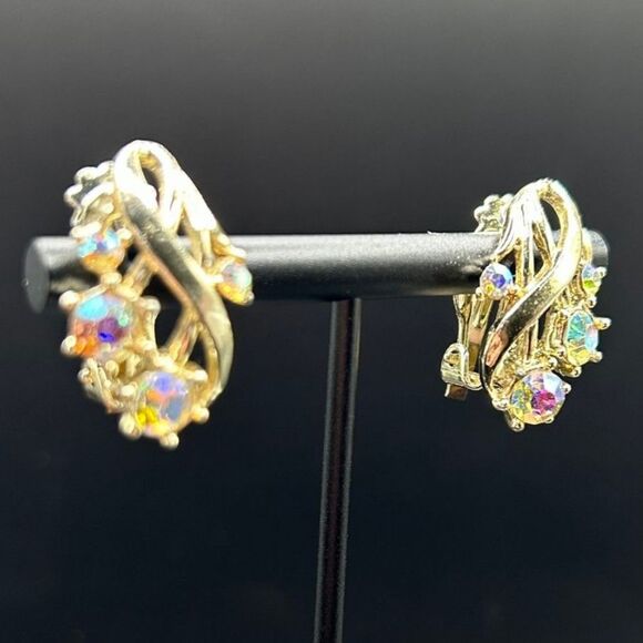 Star Jewelry - VTG 60's Designer Signed STAR Earrings Clip-On Aurora Borealis Earrings